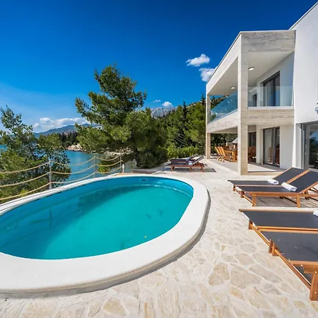 Kalipso Villa *